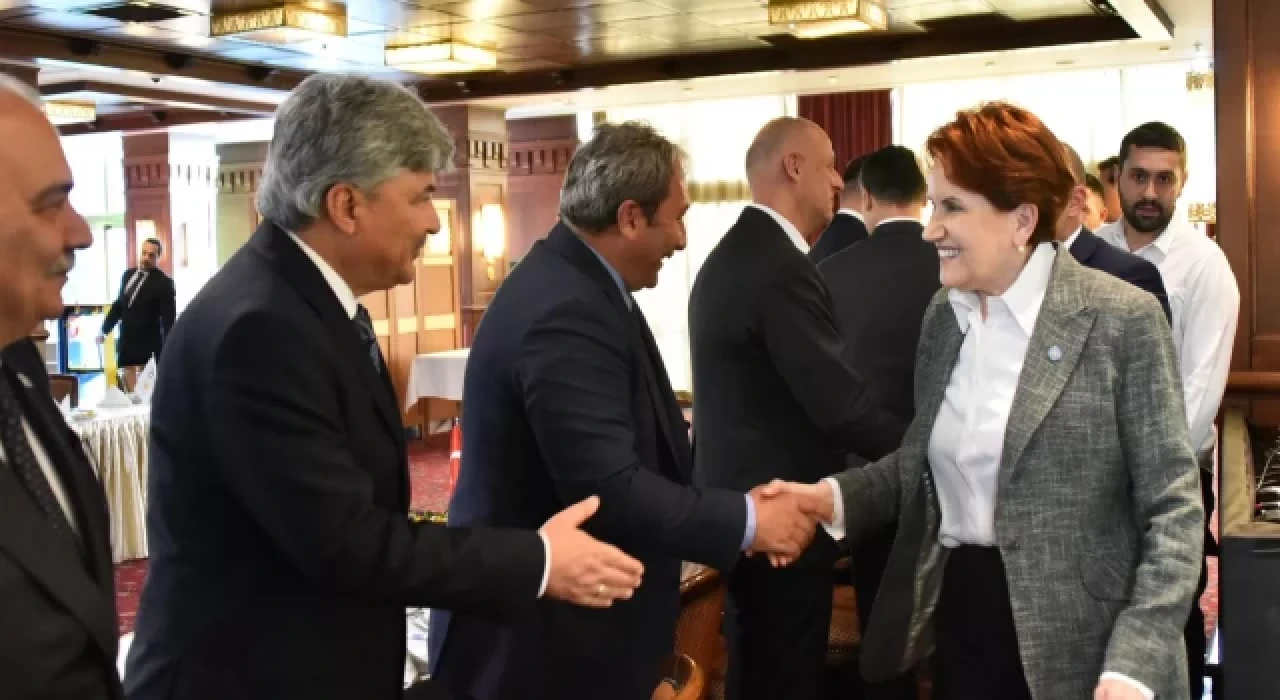 Kılıçdaroğlu ve Akşener milletvekilleriyle yemekte bir araya geldi