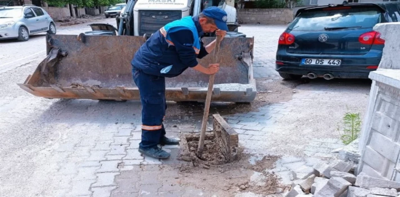 Manisa Kırkağaç’ta taşkınlara karşı ızgara temizliği