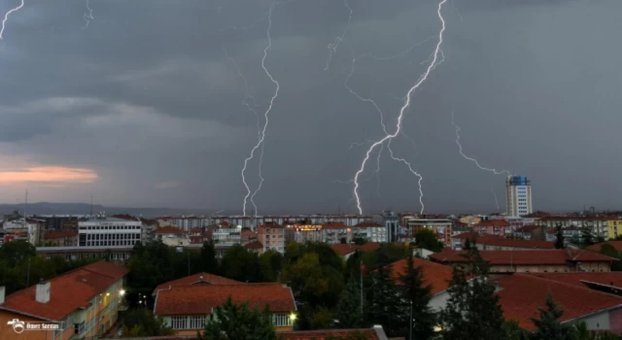 Meteoroloji uyardı! O bölgelerde gök gürültülü sağanak yağış!