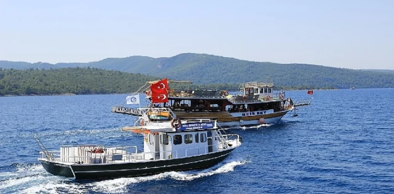 Muğla Büyükşehir Ekipleri Bayram’da Denizlerin Korunması İçin Yoğun Mesai Harcadı