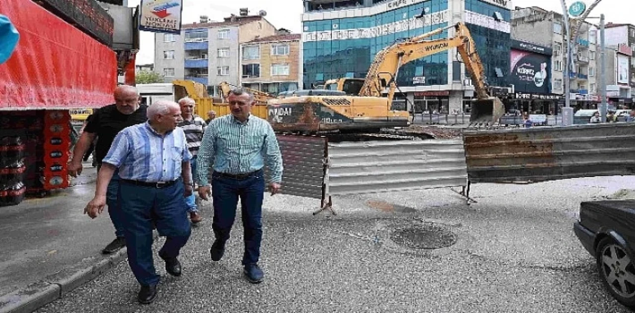 Yoğun yağışları sahada karşılayan Başkan Büyükakın, ”Teyakkuz halindeyiz”