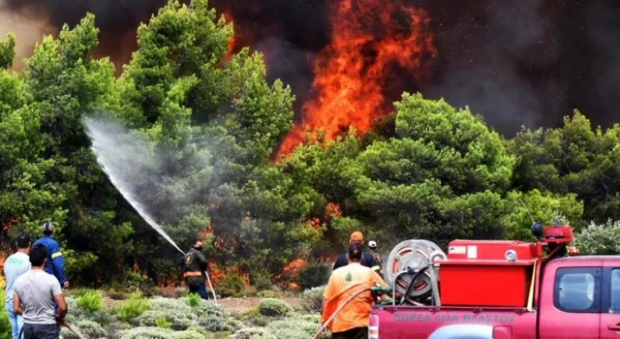 Yunanistan'a iki uçak ve bir helikopter gönderilecek!