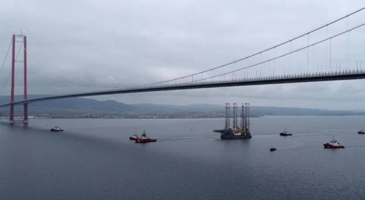 Çanakkale Boğazı'nda gemi trafiği geçici olarak kapatıldı