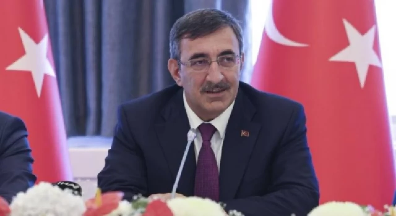 Cumhurbaşkanı Yardımcısı Yılmaz: Ülkemizin resesyona girmeden istikrarlı bir şekilde büyümesini hedefliyoruz