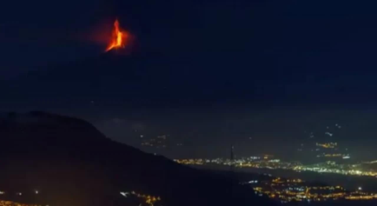 Etna Yanardağı'nda patlama