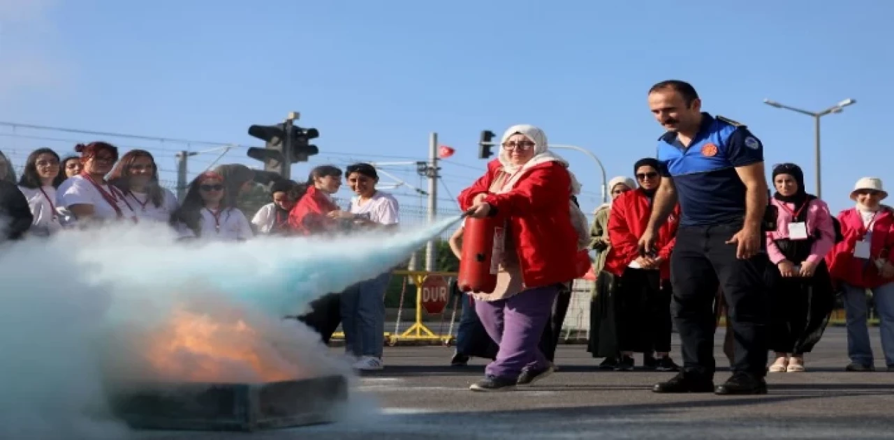 Isparta’dan gelen 40 gönüllüye Sakarya’da yangın eğitimi