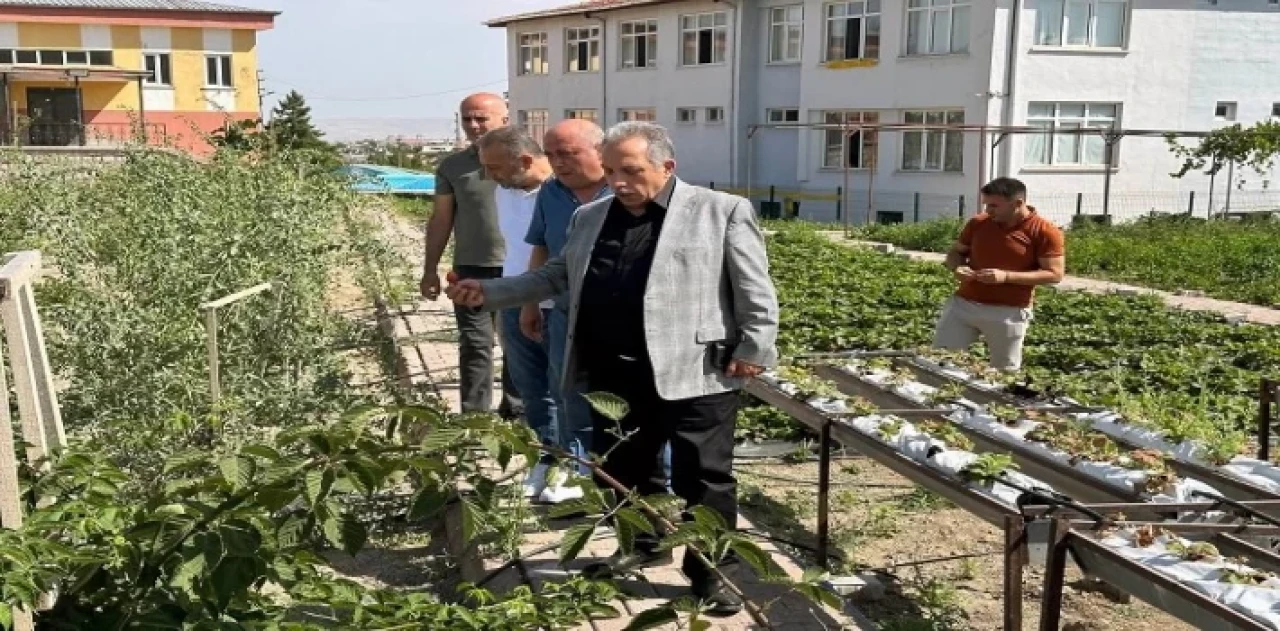 Kayseri Talas’ta örnek deneme bahçeleri