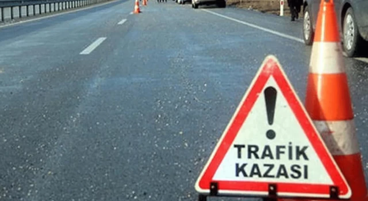 Yolcu otobüsü TIR'a arkadan çarptı: Biri ağır, 15 yaralı