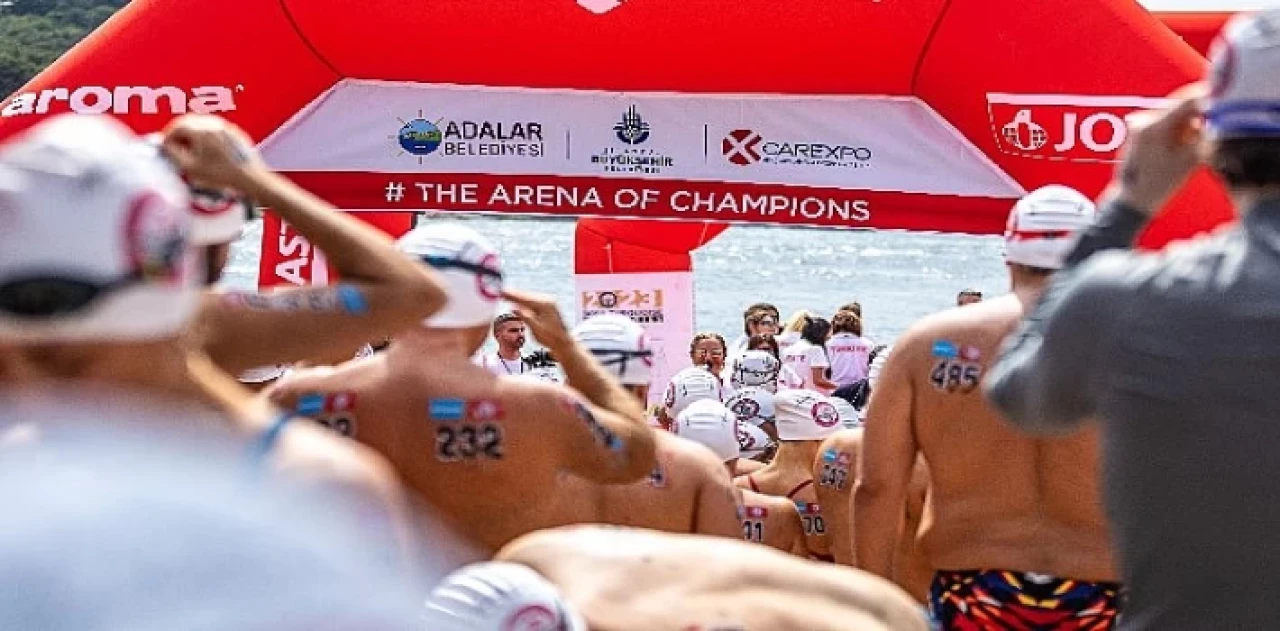 Aroma’nın resmi su sponsoru olduğu Aquamasters’ta 2500 yüzücü Heybeliada’da kulaç attı