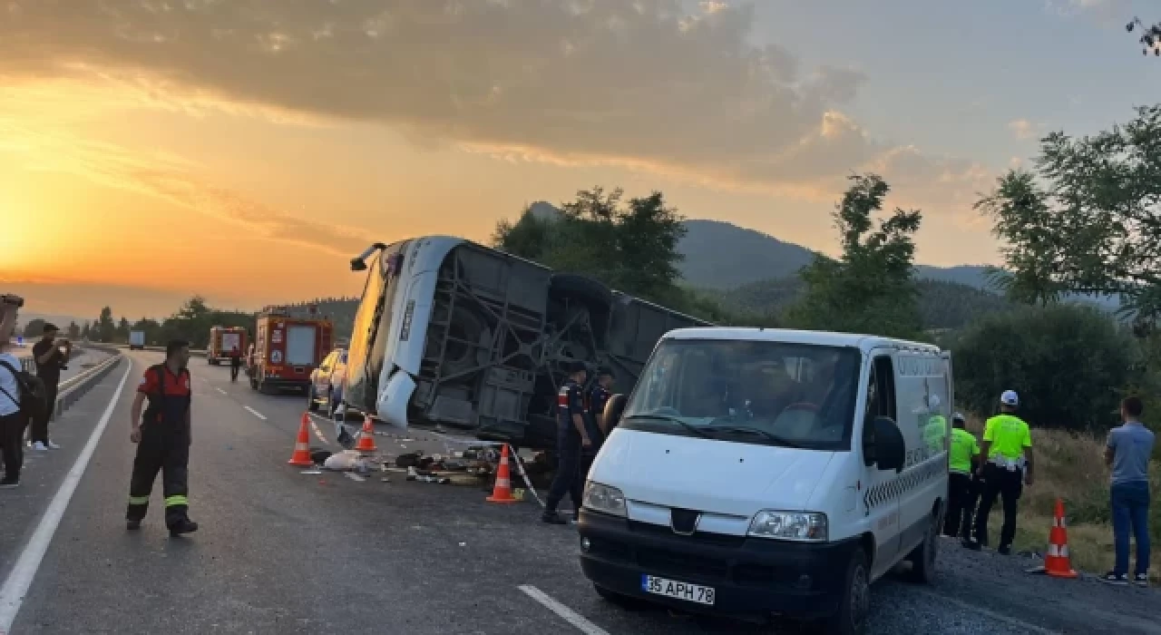 Denizli'de kamyonun çarptığı otobüsteki 6 kişi hayatını kaybetti