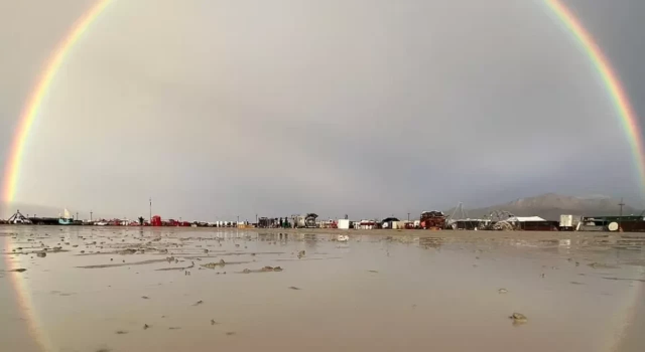 Dünyanın en ünlü festivali Burning Man bataklığa döndü