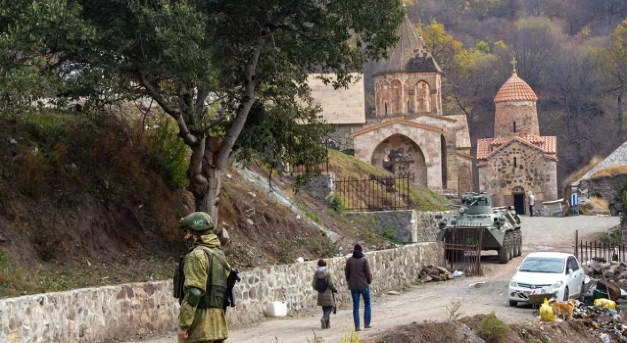 Karabağ Ermenileri silah bırakmayı kabul etti!