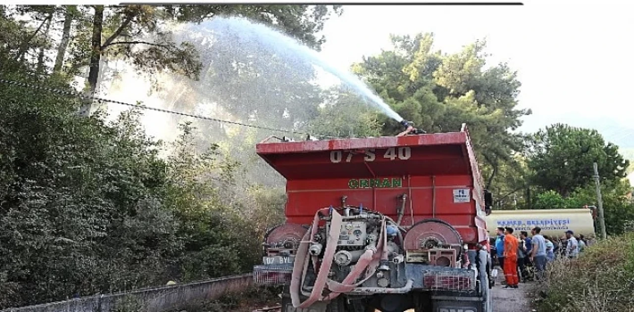 Kemer’de çıkan orman yangını korkuttu