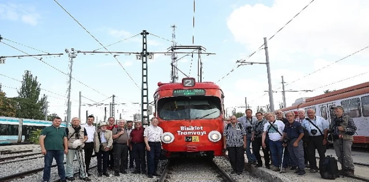 Konya Büyükşehir’in Bisiklet Tramvayı Örnek Oluyor