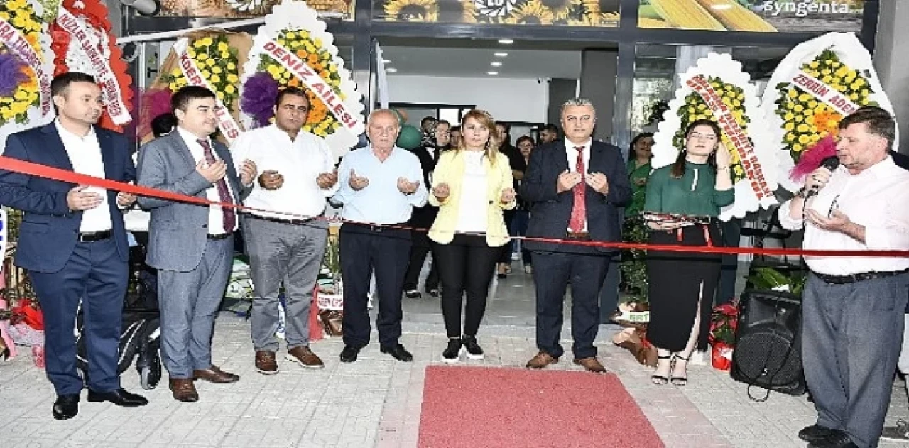 Malkara Belediye Başkanı Ulaş Yurdakul Ar Zirai İlaç ve Tohum’un açılışını gerçekleştirdi