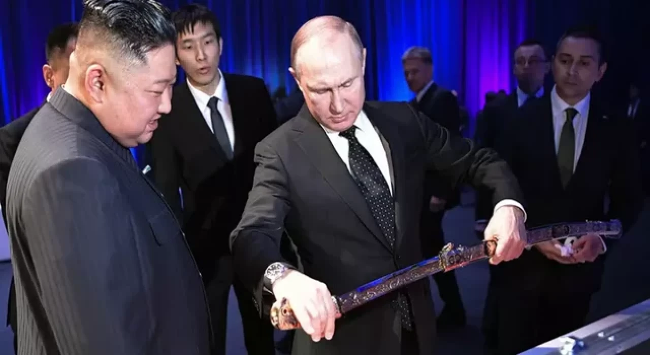 Putin ve Kim Jong-un, birbirlerine tüfek hediye etti