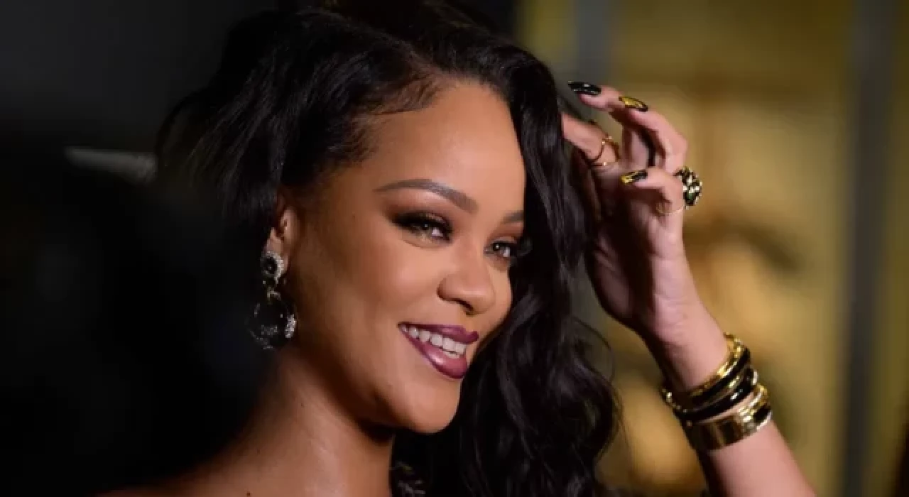 Ünlü şarkıcı Rihanna'nın ikinci bebeğinin ismi belli oldu