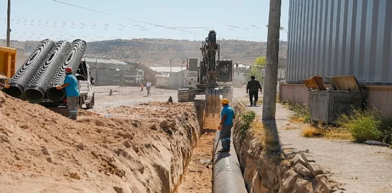 Yeni Sanayi ve Lale Sanayi sitelerinde sıcak asfalt serimi öncesi altyapı yenileniyor