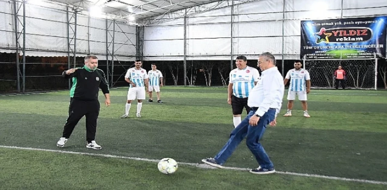 29 Ekim 100. Yıl Futbol Turnuvası Başladı