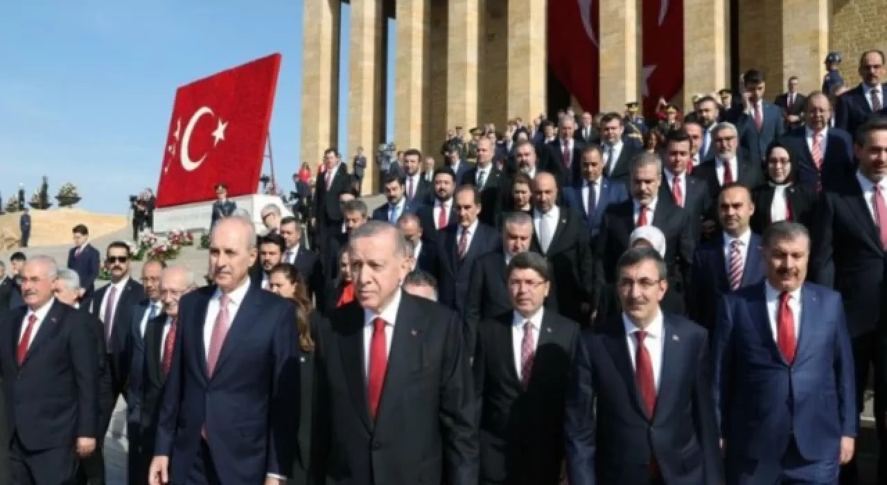 Anıtkabir'de 'Her yer Tayyip, her yer Erdoğan' sloganları