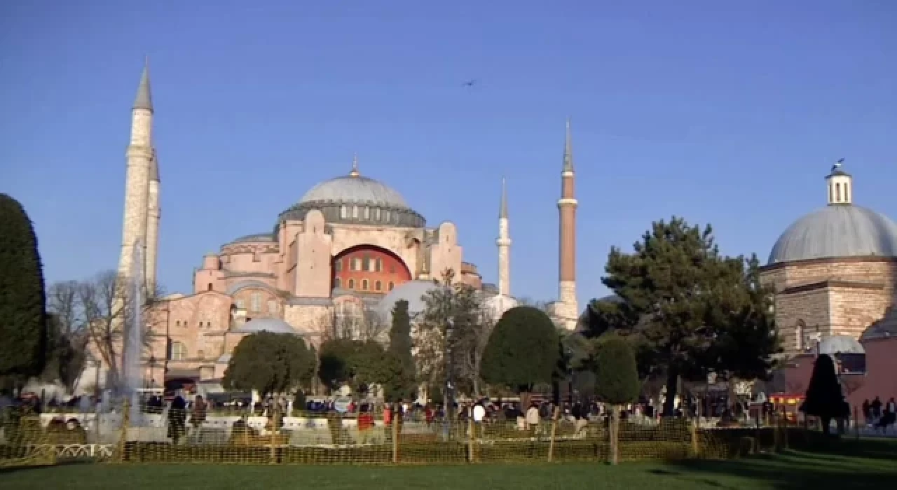 Ayasofya yabancı turistlere ücretli olacak