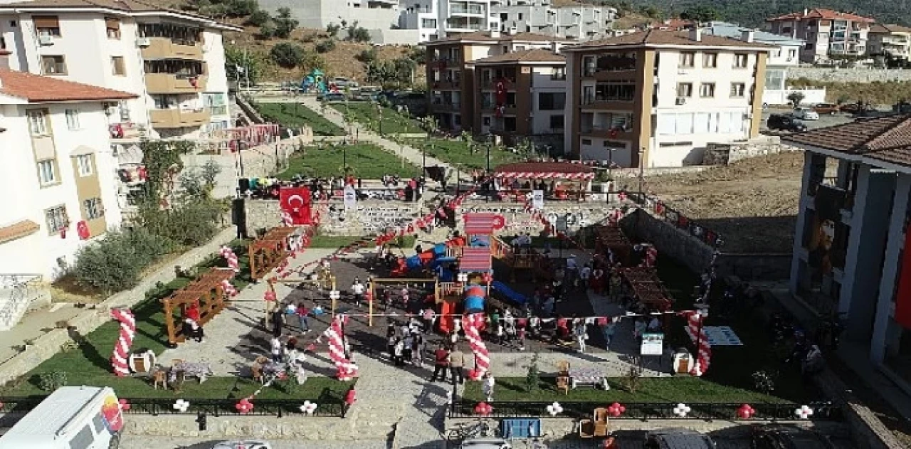 Başkan Ceritoğlu Sengel100. Yıl Parkını ve Seyir Terasını çocuklarla birlikte açtı