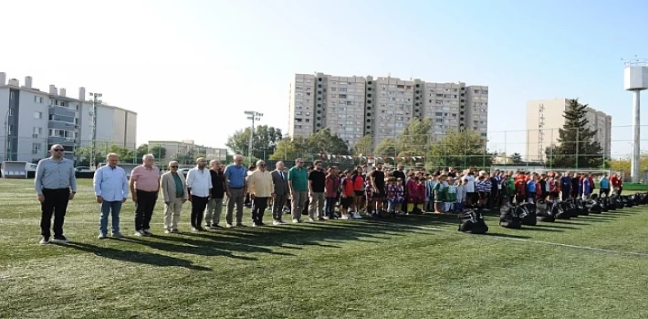 Başkan Tugay’dan Amatör Spor Kulüplerine Destek