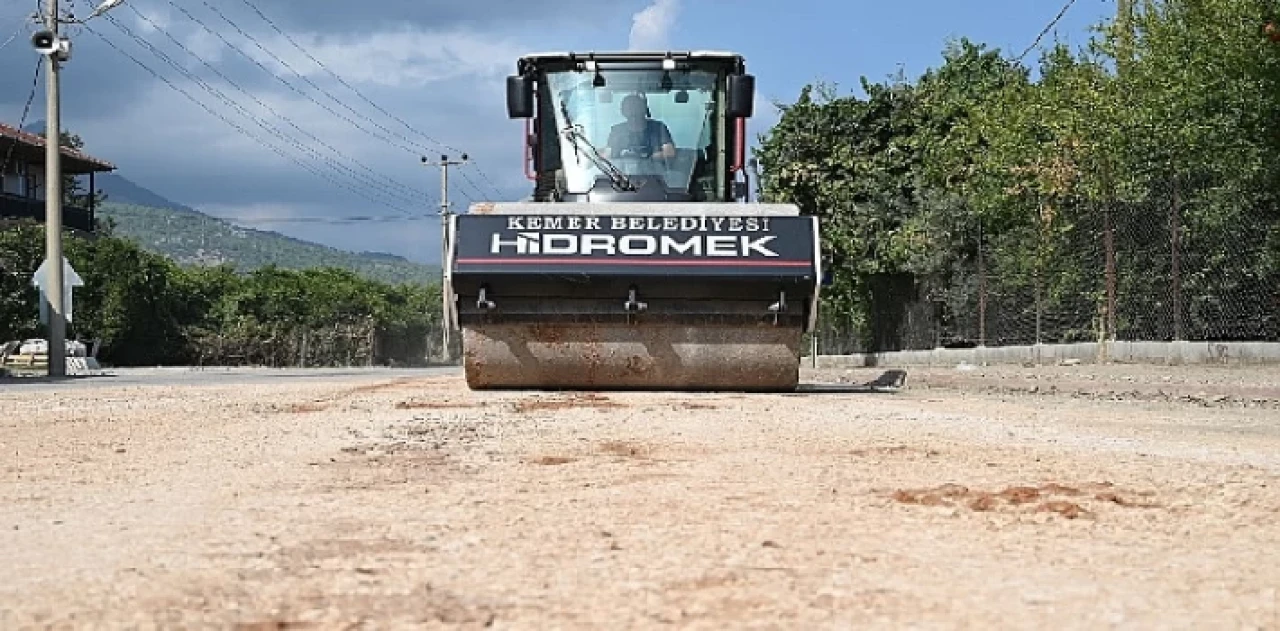 Bozulan Yollar Düzeltiliyor