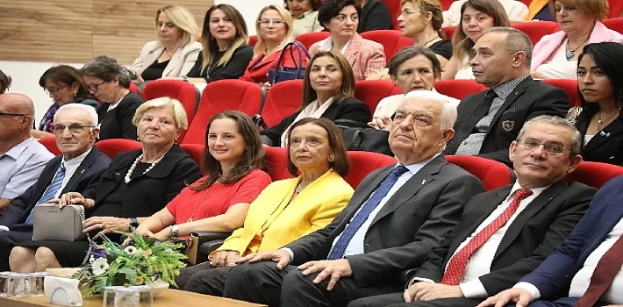 Cumhuriyet’e İz Bırakan Kadınlar Semineri Yoğun İlgi Gördü