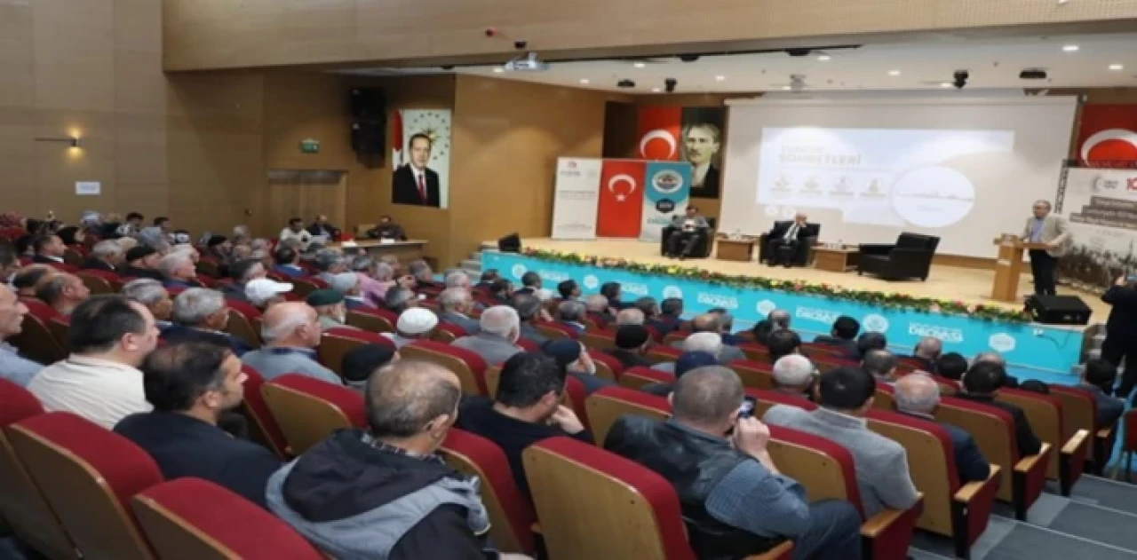 Dilovası’nda Cumhuriyetin 100. yılında yeni anayasa konferansı