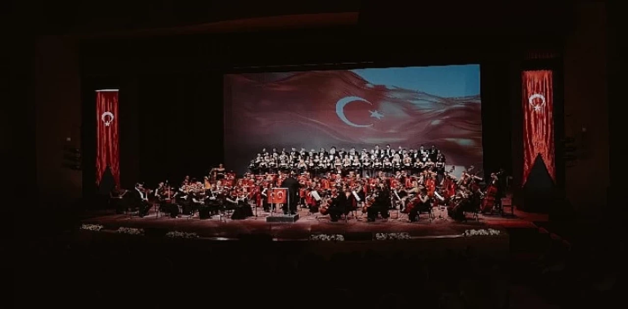 Efes Kültür Yolu Festivali Cumhuriyet konseriyle başladı