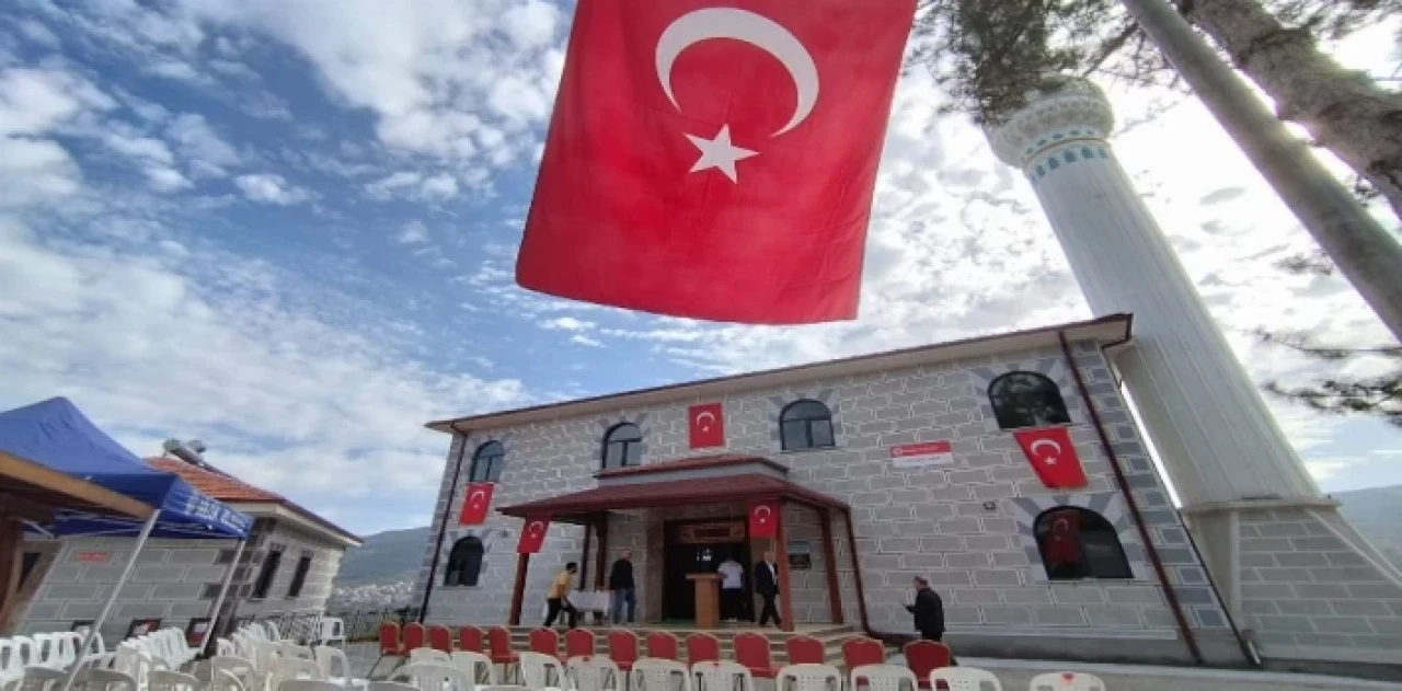 Gölcük’te Panayır Camii ibadete açıldı