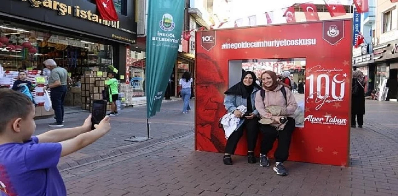 İnegöl’de Cumhuriyetin 100. Yılını Ölümsüzleştiren Etkinlik