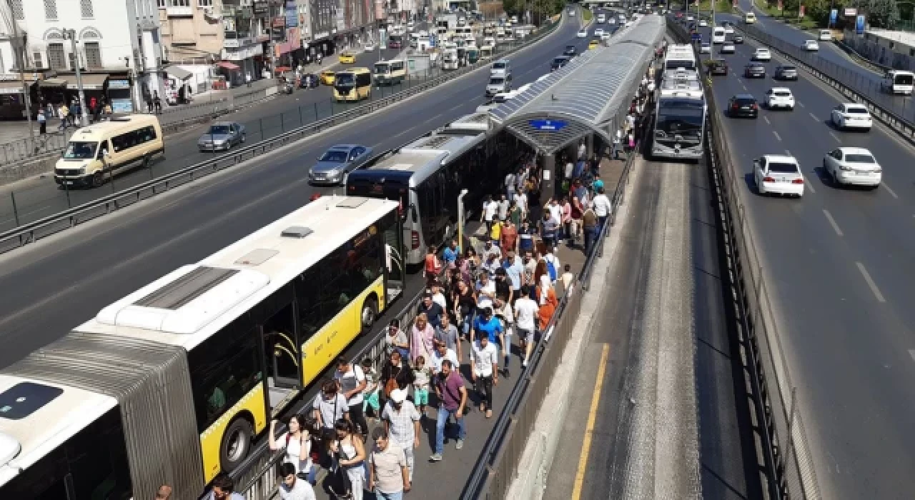 İstanbul'da metrobüs hattında zorunlu değişiklik