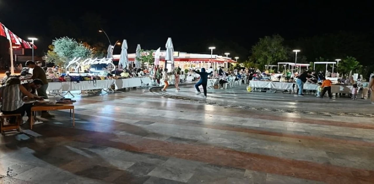 Kemer’de üreten ev hanımları kermesi yapıldı