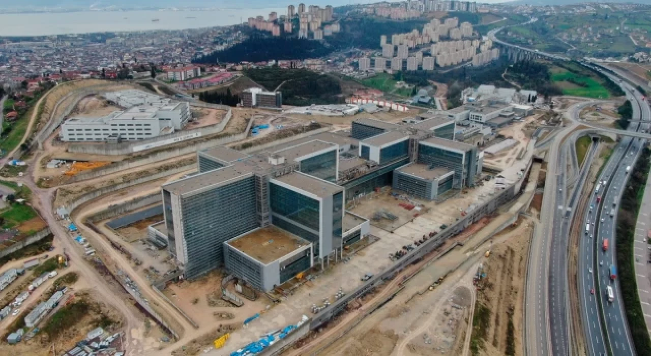 Kocaeli Şehir Hastanesi’nde tam 15 işletmenin ruhsatsız olduğu öğrenildi