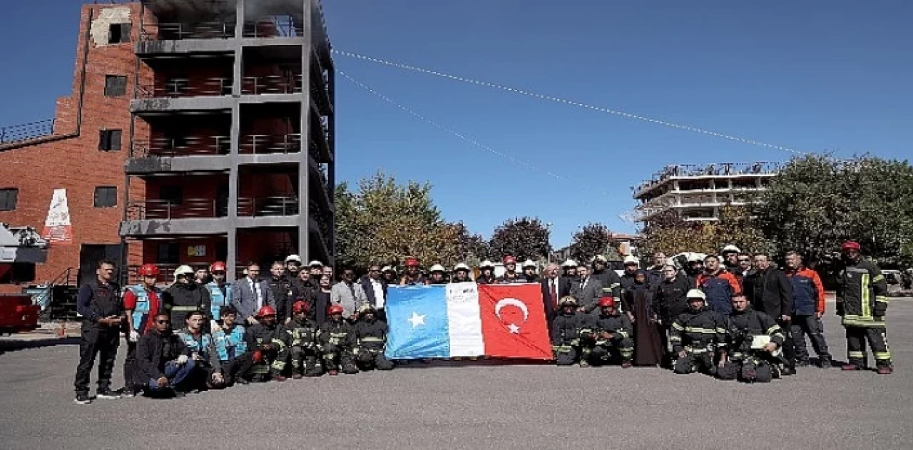 Konya Büyükşehir TİKA İş Birliğiyle Somali ve Türkiye’nin 15 Şehrinden İtfaiyecilere Eğitim Verdi