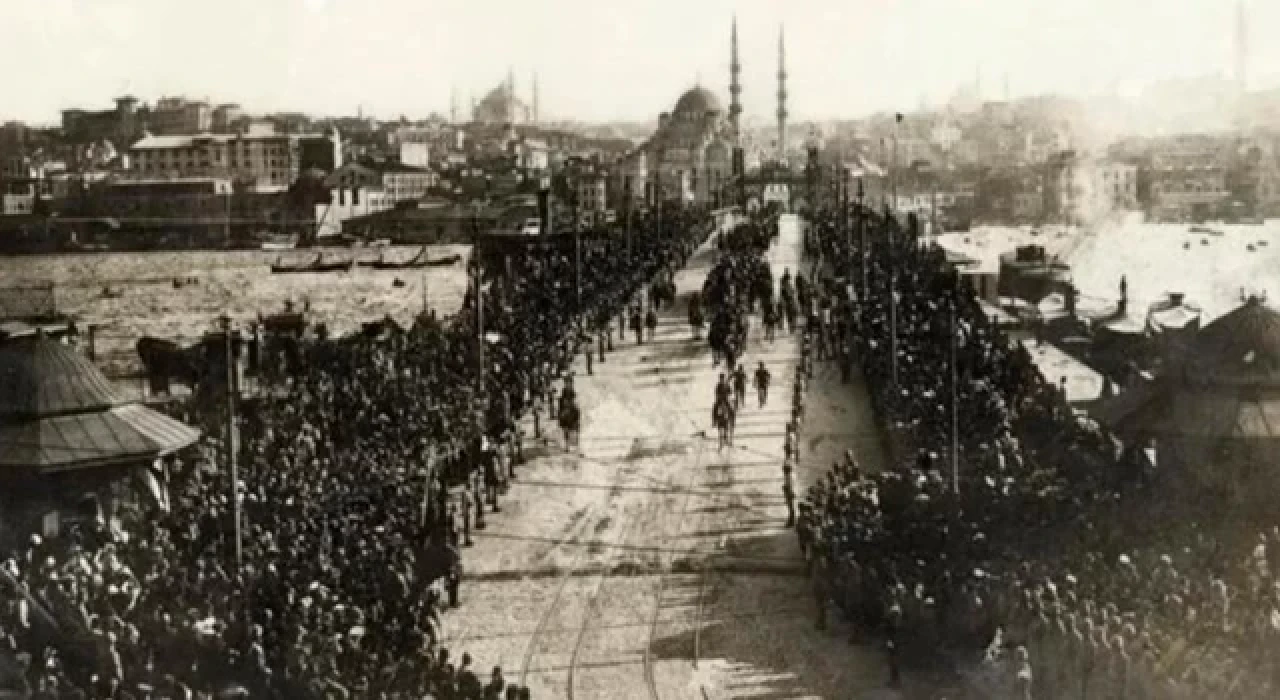 Tarihçi Sinan Meydan, İstanbul’un kurşun sıkılmadan alındığını ima eden kişiye savaşların nasıl kazanıldığını anlattı