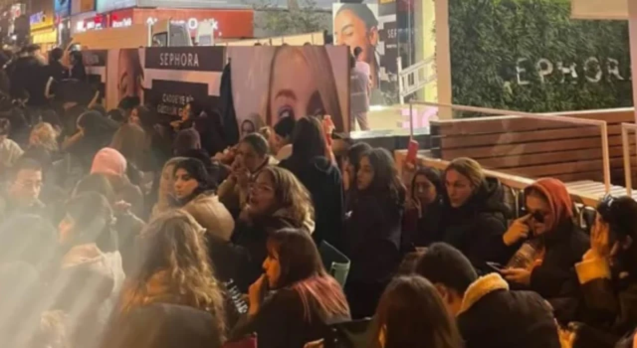 10 bin liralık hediyeyi duyan Bağdat Caddesi'nde gece boyu nöbet tuttu