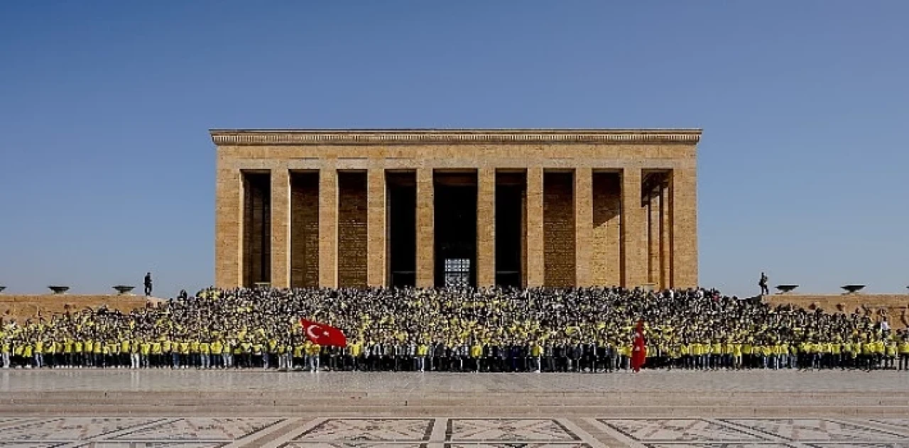 1907 Fenerbahçe derneği ve 1907 Unifeb’ten Anıtkabir’e ziyaret