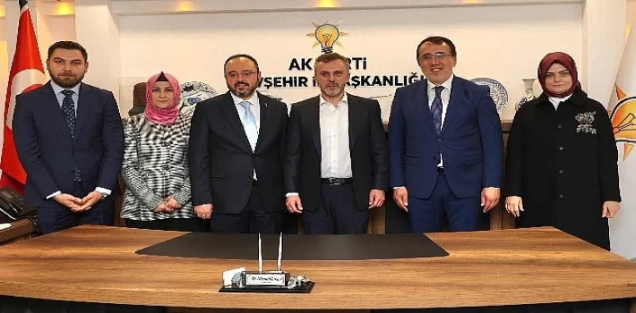 AK Parti Genel Başkan Yardımcısı Erkan Kandemir, Nevşehir’de partisinin il teşkilatınca düzenlenen istişare toplantısına katıldı.