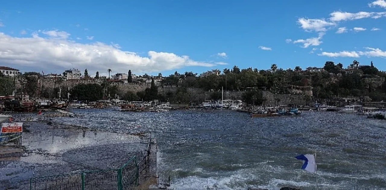 Antalya Büyükşehir’den ’Dikkatli olun’ uyarısı