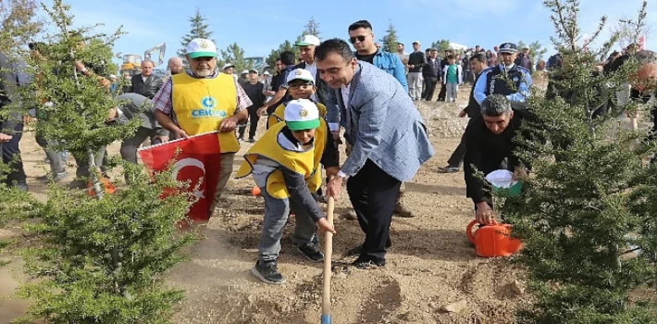 Başkan Kalaycı ” geleceğe nefes cumhuriyete nefes” fidan dikme programına katıldı