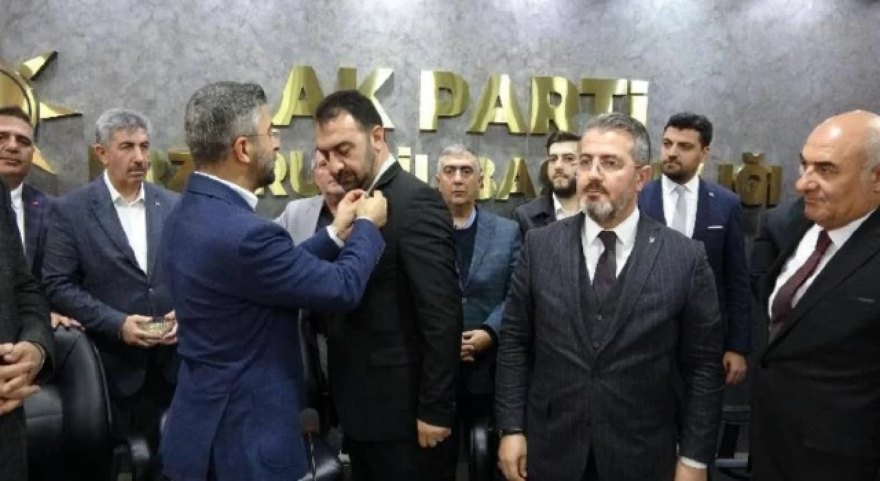 DEVA Partisi'nden istifa eden 800 kişi, AK Parti'ye katıldı