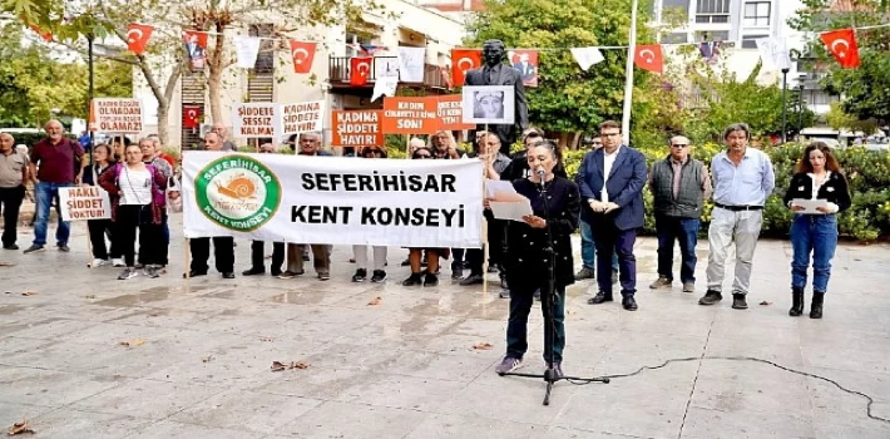 Kadın cinayetleri Seferihisar’da protesto edildi