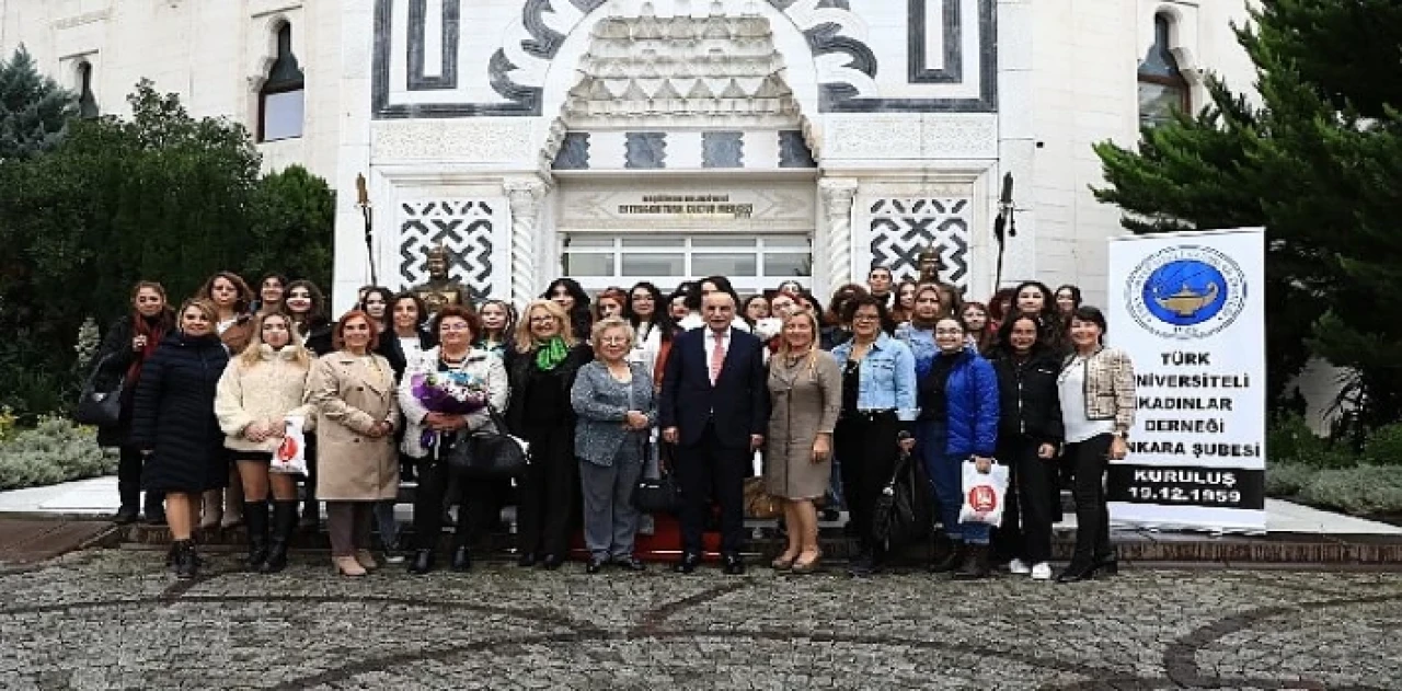 Kadın öğrenciler estergon kalesi’nde misafir edildi