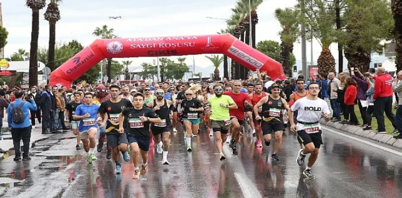 Karşıyaka tek yürek oldu, Ata’dan Ana’ya koştu