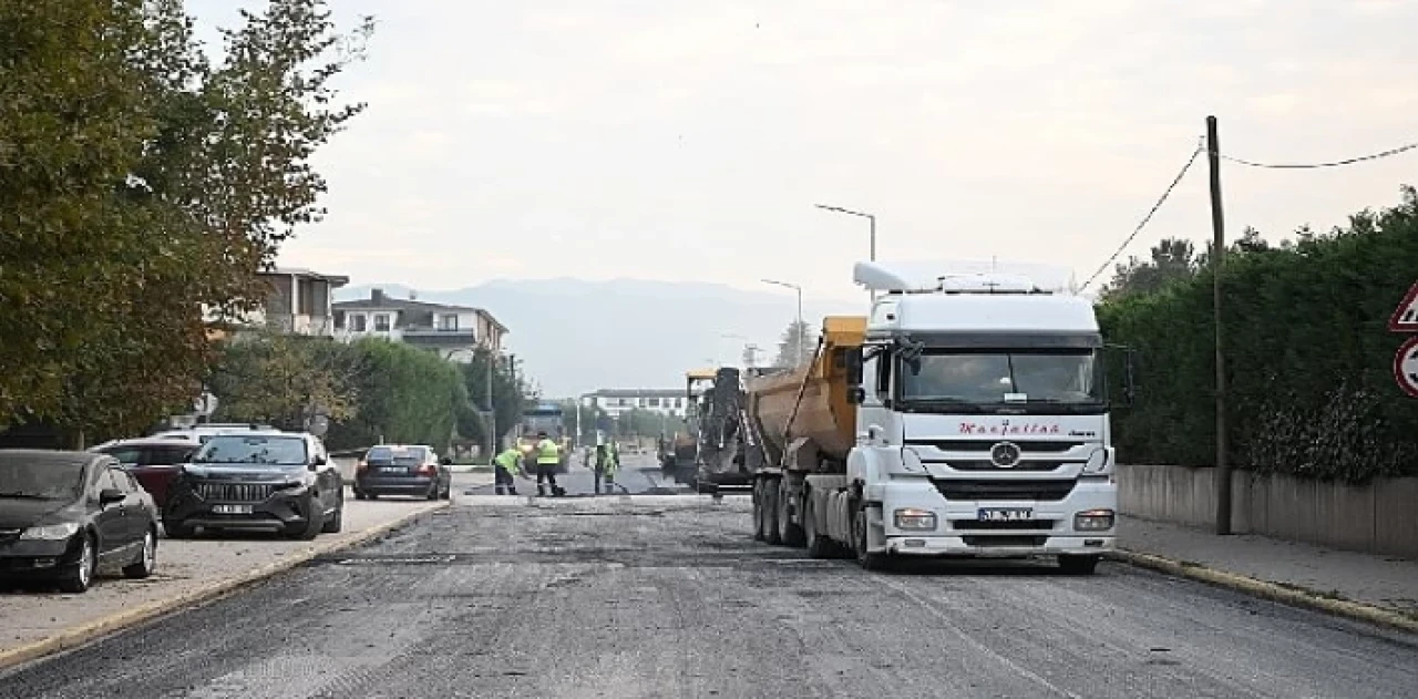 Kartepe’de 1950 ton asfalt serimi yapıldı