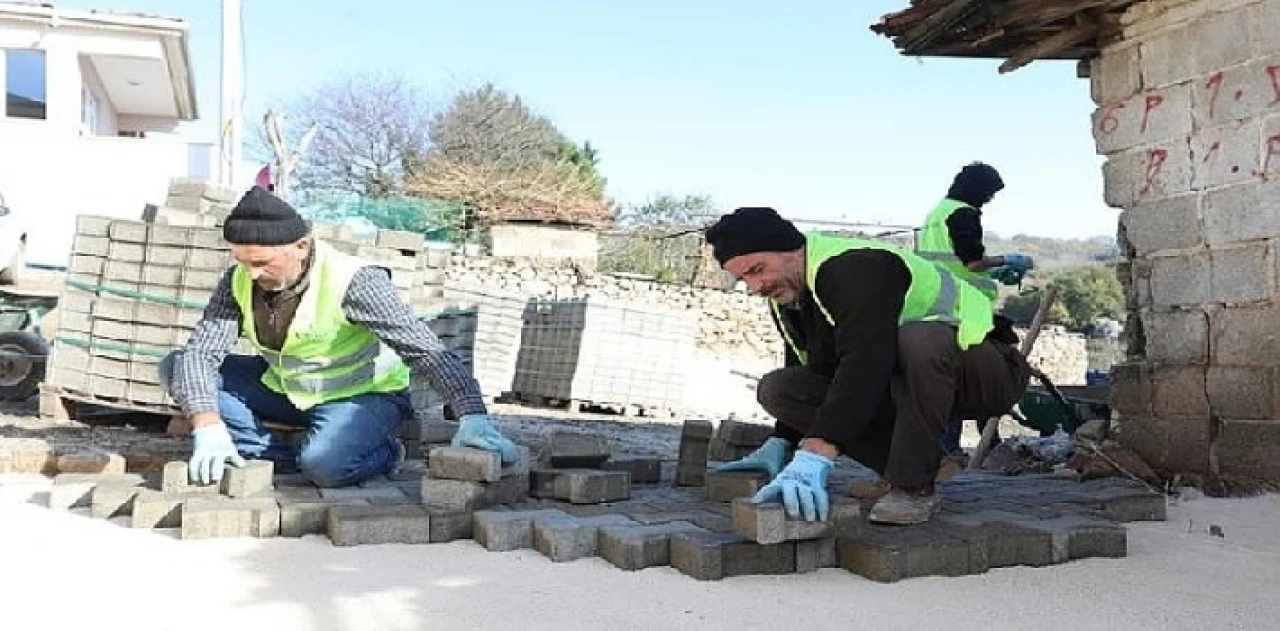 Kırsalda Yollar Parke Taşla Kaplanıyor