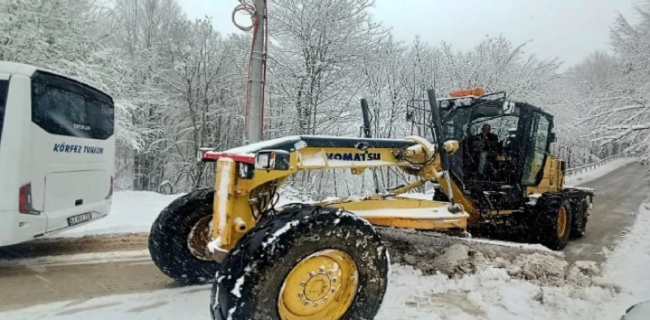 Kocaeli Büyükşehir’in kar kaplanları iş başında